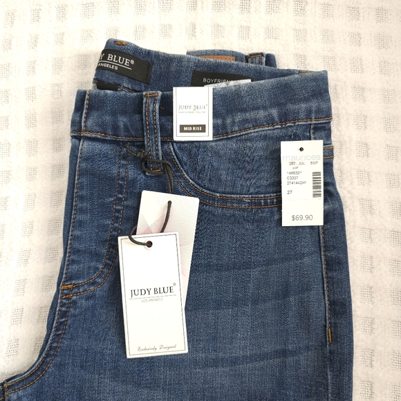 Judy Blue Mid Rise Ripped Pull On Boyfriend Jean - Picture 5 of 12